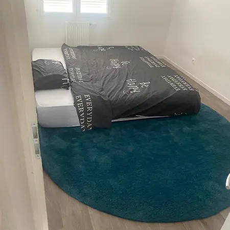 펜션 Maison Spacieuse Confortable Mormant